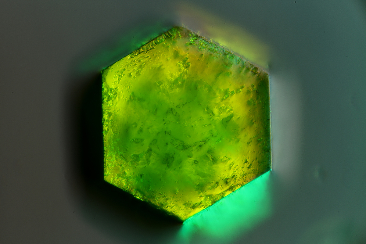 Hexagonaler Kristallblock